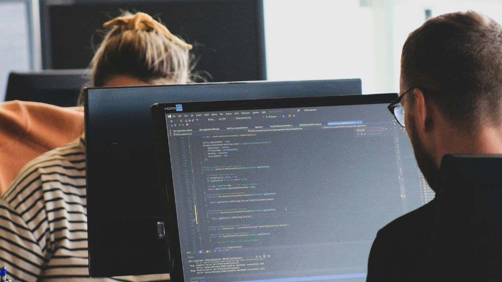 În acest articol discutăm despre protecția ochilor în fața ecranelor digitale și vei descoperi cum să previi oboseala oculară.