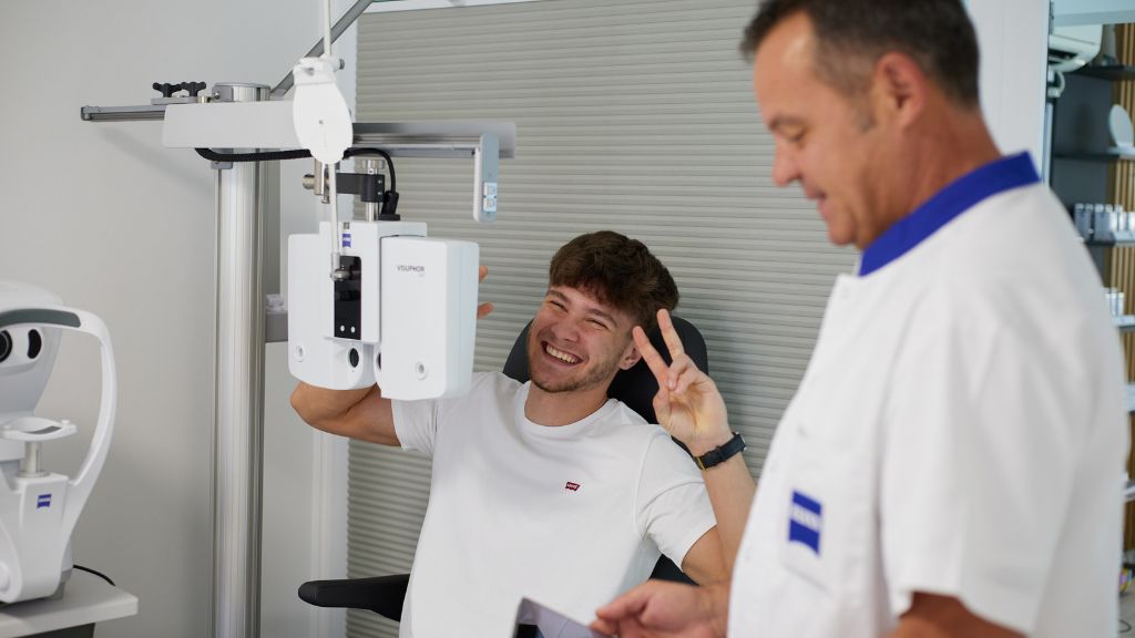 Un control oftalmologic regulat este esențial pentru prevenirea și tratarea la timp a afecțiunilor oculare.